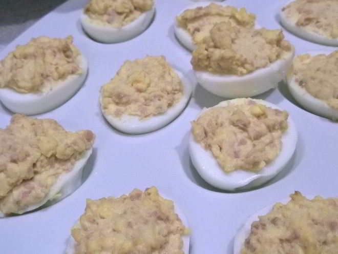 Рецепт яиц фаршированных консервой