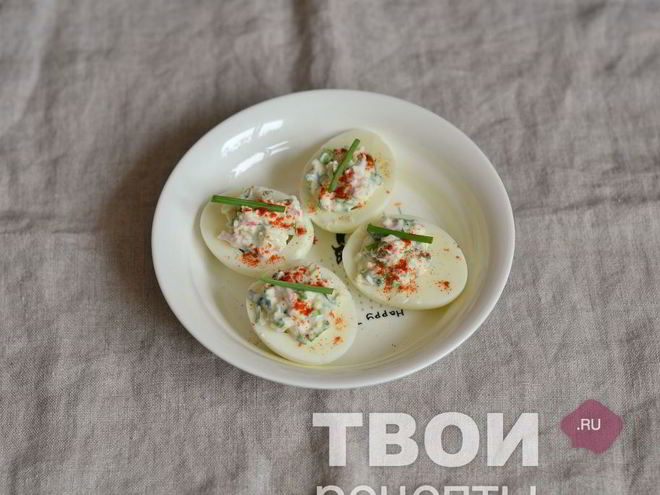 Рецепт яиц, фаршированных крабовым салатом