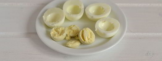 яйца, фаршированные крабовым салатом. Шаг 5
