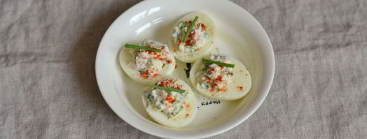 яйца, фаршированные крабовым салатом. Шаг 10