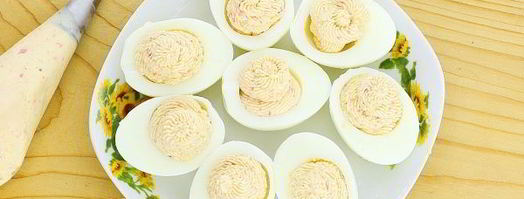 яйца, фаршированные крабовыми палочками. Шаг 9