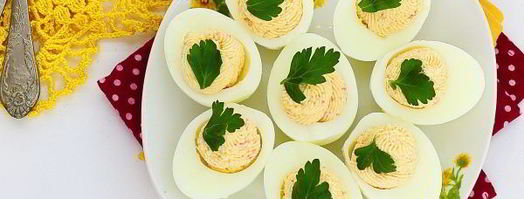 яйца, фаршированные крабовыми палочками. Шаг 11