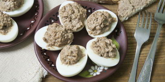 Яйца фаршированные куриной печенью