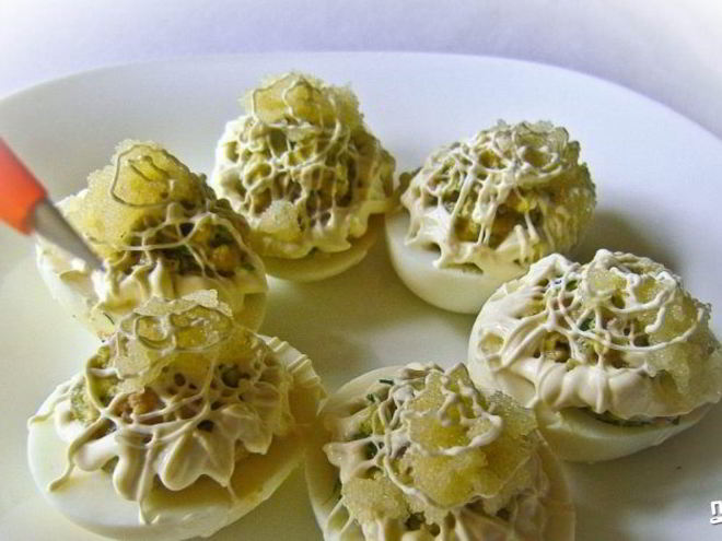 Рецепт яиц, фаршированных печенью трески