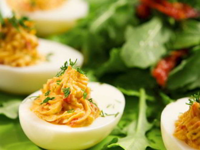 Рецепт яиц, фаршированных семгой и сливочным сыром