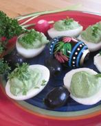 Яйца, фаршированные шпинатом