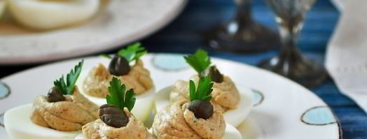 яйца, фаршированные шпротами. Шаг 12