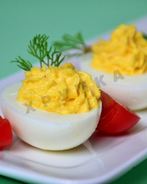 Закуска яйца фаршированные зеленью с твердым сыром