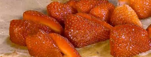 французские гренки с апельсином и ягодами. Шаг 3