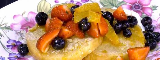 французские гренки с апельсином и ягодами. Шаг 8