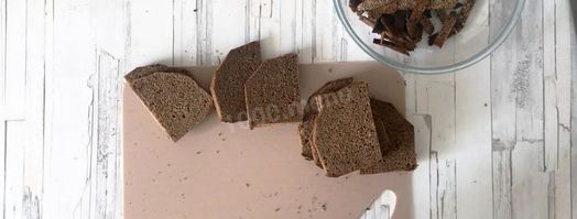 гренки из черного хлеба с чесноком. Шаг 3