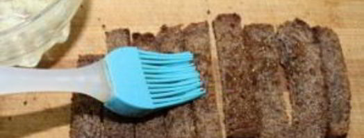 гренки из черного хлеба с сыром и чесноком. Шаг 5