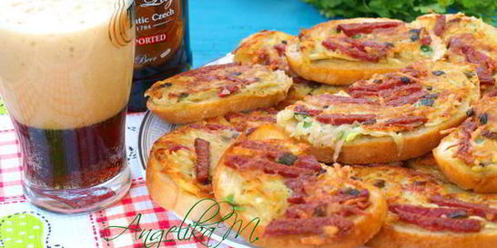 Гренки с колбасой и картофелем