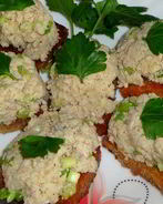 Гренки с курицей и чесноком