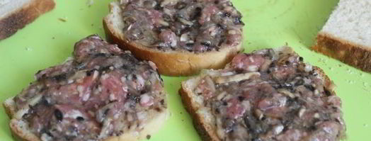 гренки с мясным фаршем и шампиньонами. Шаг 5