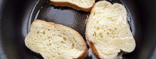 гренки с сыром и яйцом на сковороде. Шаг 11