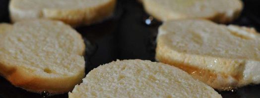 гренки с яйцом и молоком. Шаг 4