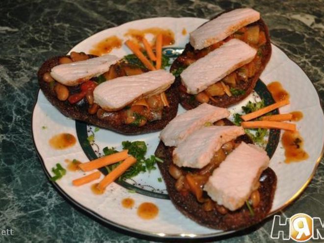 Рецепт гренков со свининой и овощами