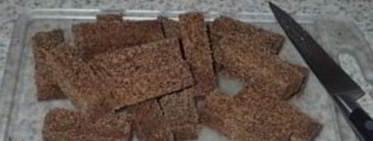 ржаные гренки с чесноком. Шаг 4