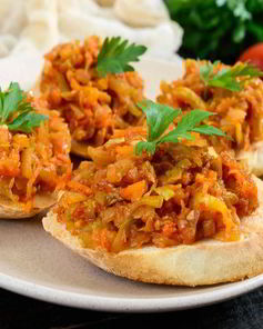 Быстрая икра из кабачков на сковороде