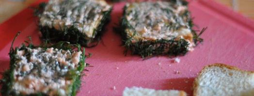 бутерброды канапе божья коровка. Шаг 3