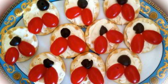 Канапе Божьи коровки