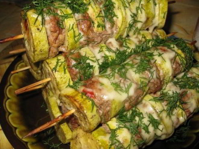 Рецепт канапе из фарша и кабачков