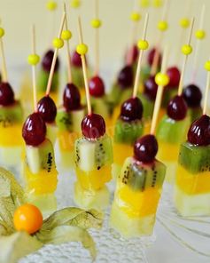 Канапе из фруктов