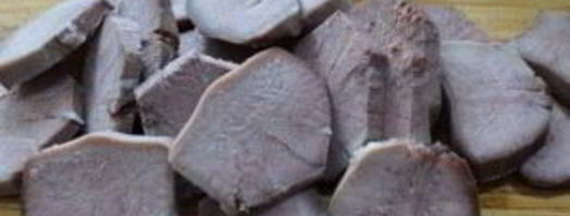 канапе из языка, редиса и маринованных огурцов. Шаг 3