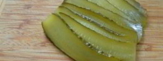 канапе из языка, редиса и маринованных огурцов. Шаг 5