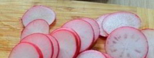 канапе из языка, редиса и маринованных огурцов. Шаг 6