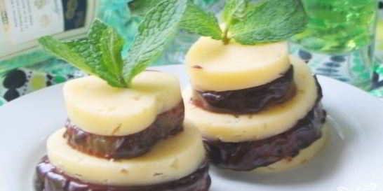 Канапе с ананасом и сыром