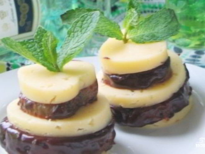 Рецепт канапе с ананасом и сыром