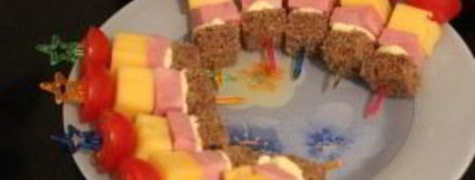 канапе с колбасой и сыром. Шаг 6