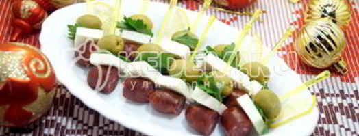 канапе с копчеными колбасками. Шаг 7