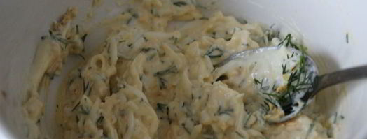 канапе с маринованной скумбрией и яичной намазкой. Шаг 3