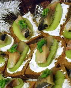 Канапе с селедкой и картошкой