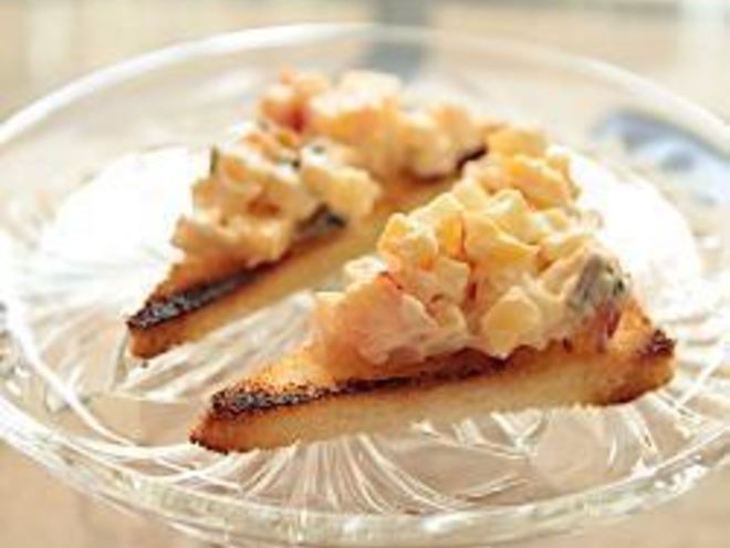 Рецепт канапе с сыром, яблоком и орехами