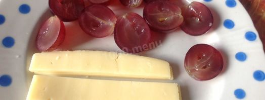 канапе с виноградом, киви, апельсином и сыром. Шаг 4