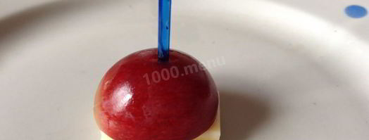 канапе с виноградом, киви, апельсином и сыром. Шаг 6