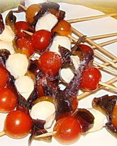 Канапе закуска из помидоров черри и сыра