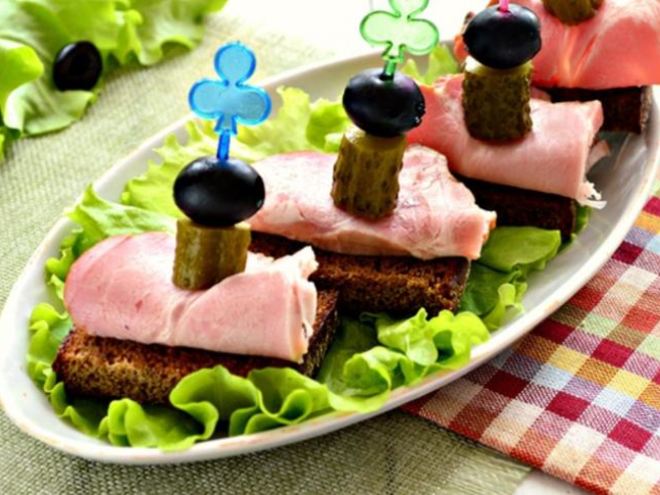 Рецепт праздничного канапе со свининой