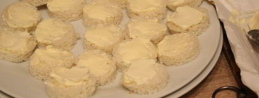 праздничные канапе с форелью. Шаг 3