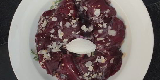 Карпаччо из свеклы с козьим сыром