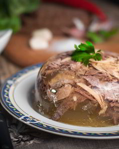 Хрустальный холодец из домашнего петуха