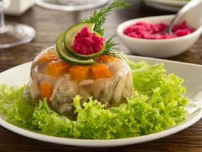 Рецепт праздничного холодца из свинины