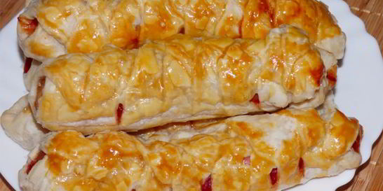 Хот-дог из слоеного теста