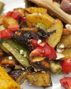 Хот-дог с сердцем индейки, овощами и брынзой