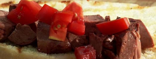 хот-дог с сердцем индейки, овощами и брынзой. Шаг 10