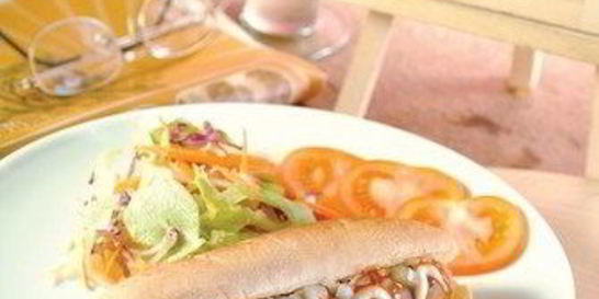 Хот-доги с капустным салатом по-азиатски